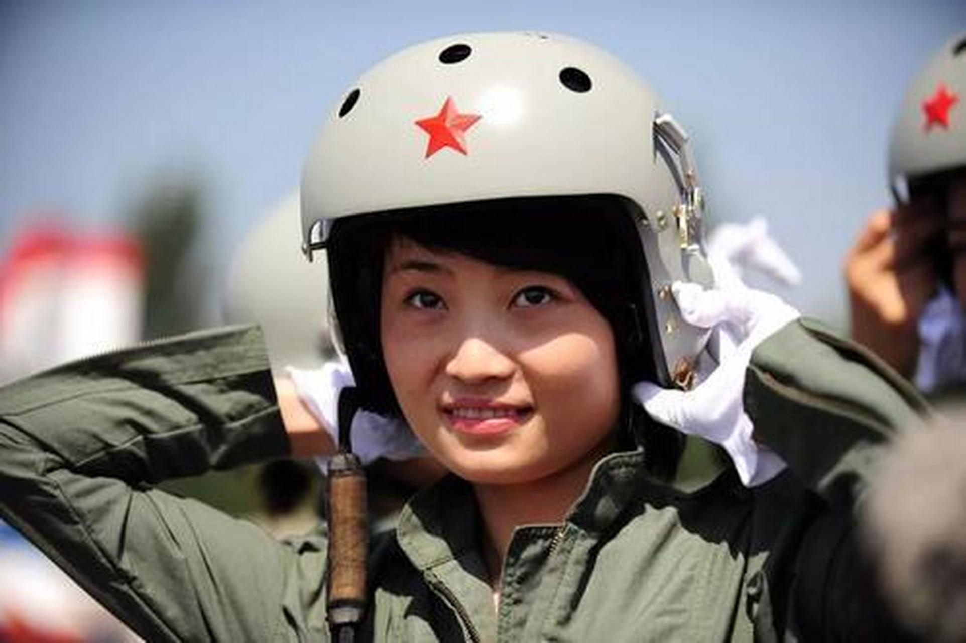 四川女飛行員余旭，英勇無畏的藍(lán)天使者，四川女飛行員余旭，藍(lán)天的英勇使者