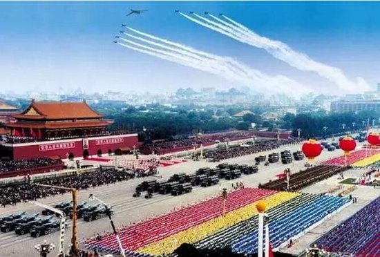 慶祝祖國輝煌，50周年國慶大閱兵高清完整版回顧，慶祝祖國輝煌，國慶大閱兵高清完整版回顧，共襄五十周年慶典盛況