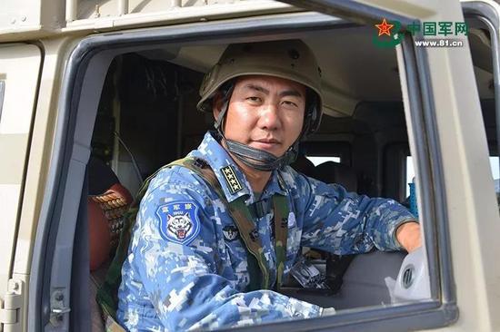 滿廣志現(xiàn)在是什么軍銜？深度解析其軍事生涯及成就，滿廣志的軍銜與軍事生涯，深度解析及成就概覽