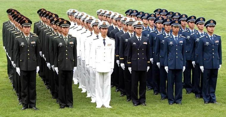 解放軍最新夾克作業(yè)服，設(shè)計(jì)特點(diǎn)與優(yōu)勢(shì)分析，解放軍最新夾克作業(yè)服設(shè)計(jì)特點(diǎn)與優(yōu)勢(shì)解析