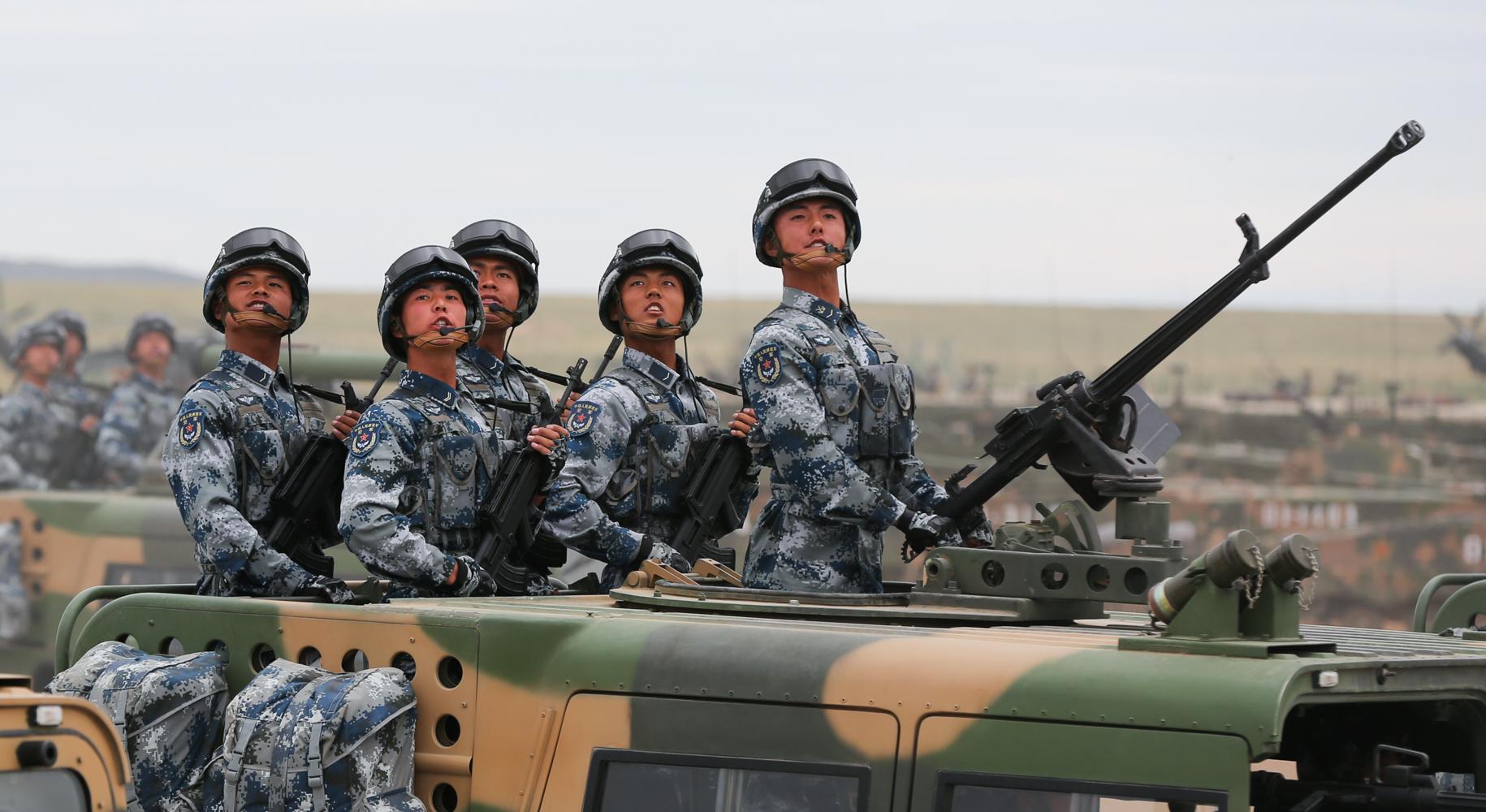 建軍90年閱兵完整版，回顧歷史，展望未來，建軍90年閱兵回顧，歷史印記與未來展望