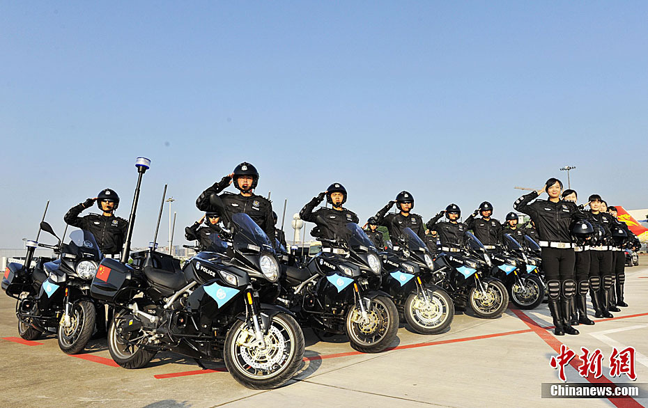 國賓護衛(wèi)隊護衛(wèi)視頻，展現(xiàn)榮譽與力量的精彩瞬間，國賓護衛(wèi)隊榮譽與力量的精彩瞬間，護衛(wèi)視頻展現(xiàn)震撼力量