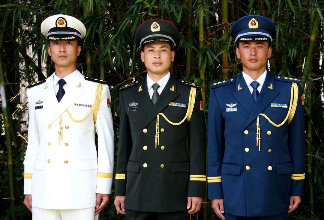 中國人民解放軍軍裝的演變與意義，中國人民解放軍軍裝演變及其意義探究