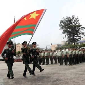 武警部隊(duì)軍旗，榮耀的象征與力量的體現(xiàn)，武警部隊(duì)軍旗，榮耀與力量的象征