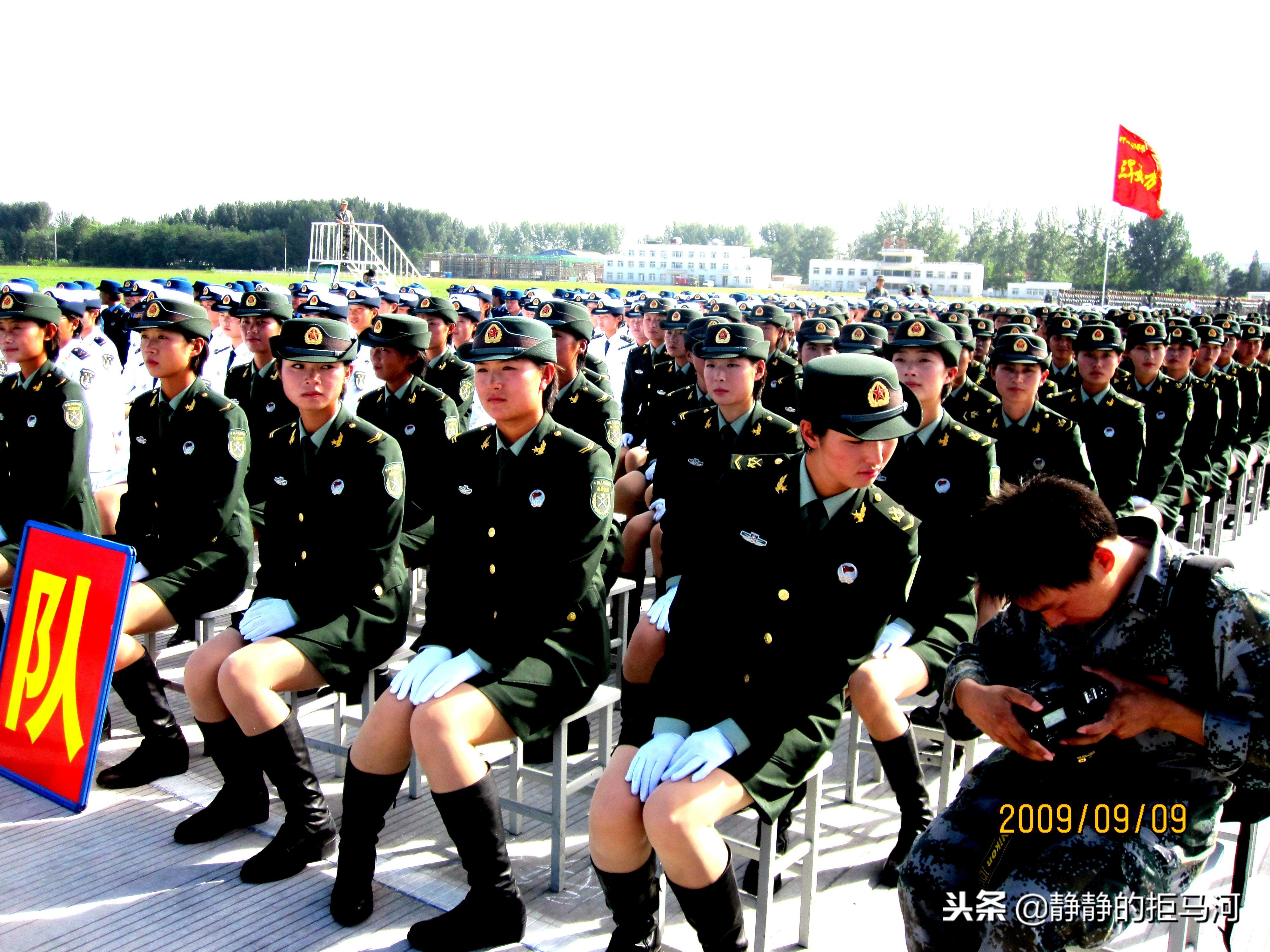 閱兵扭錯頭的士兵怎么樣了？深入了解事件背后的故事，閱兵扭錯頭的士兵后續(xù)如何？事件背后的故事揭秘