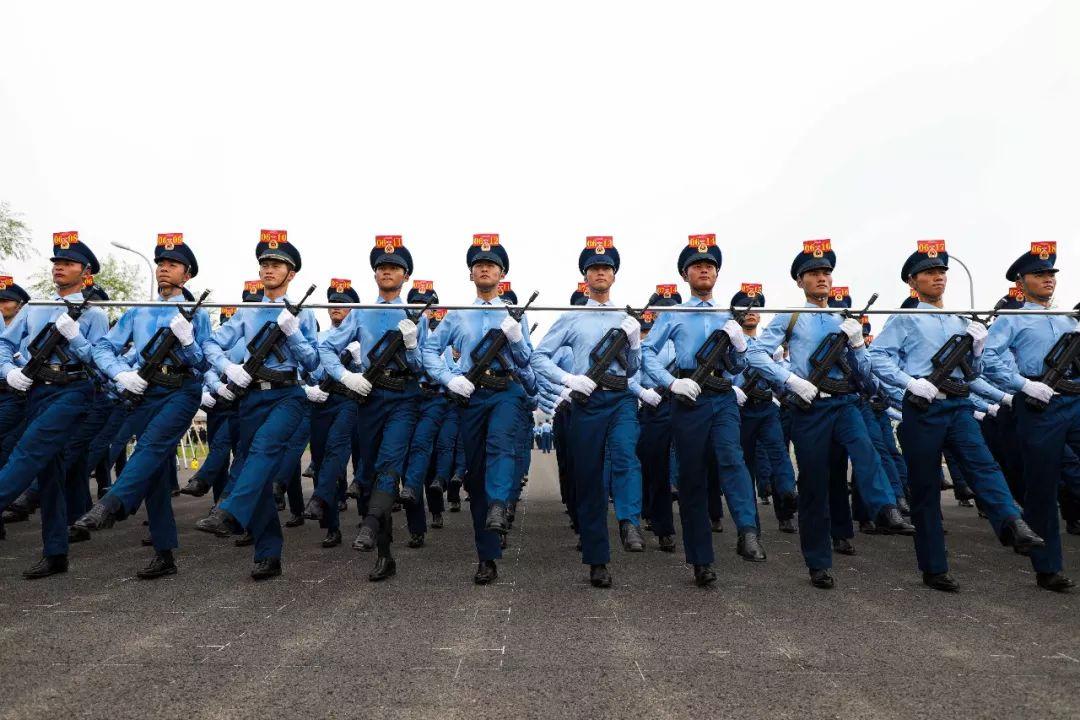 閱兵盛典，2019年的震撼與感動(dòng)——我的觀后感，閱兵盛典的震撼與感動(dòng)，我的觀后感回顧與展望（2019年）