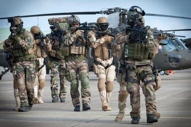 世界軍事強(qiáng)國(guó)前十排名2022，全球軍事力量概覽，全球軍事力量概覽，2022年世界軍事強(qiáng)國(guó)前十排名榜單