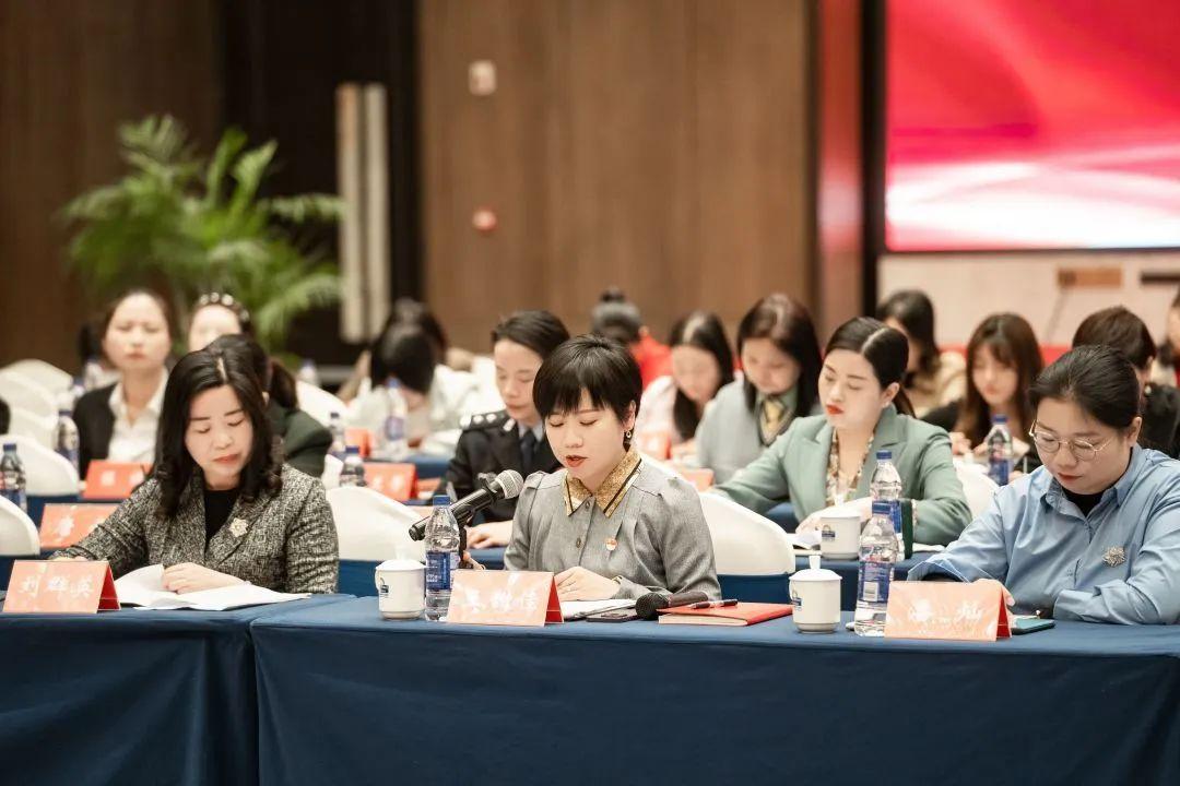 正版管家婆軟件，全面解析其優(yōu)勢與價值，正版管家婆軟件，優(yōu)勢與價值全面解析
