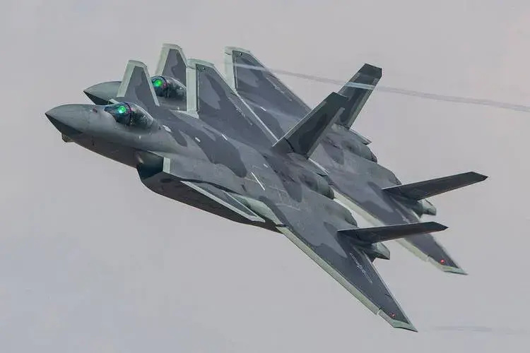 殲-20戰(zhàn)斗機(jī)簡筆畫教程與解析，殲-20戰(zhàn)斗機(jī)簡筆畫教程詳解及解析