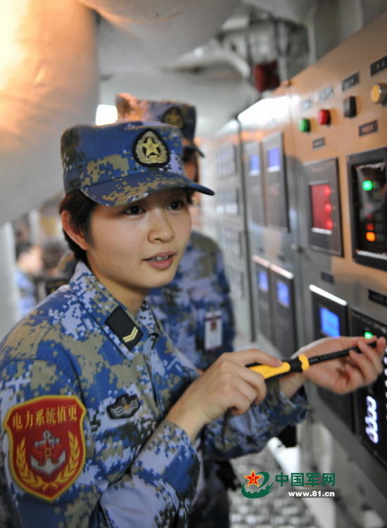 遼寧艦上的女兵角色與職責解析，遼寧艦上的女兵角色與職責探討