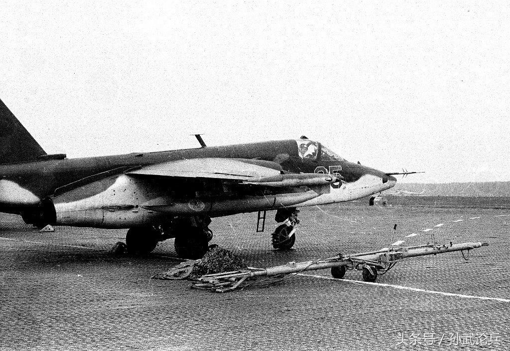 蘇-25攻擊機(jī)的卓越性能與獨(dú)特特點(diǎn)，蘇-25攻擊機(jī)的卓越性能與獨(dú)特特性解析