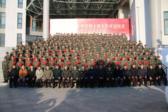 揭秘直招士官背后的挑戰(zhàn)與風(fēng)險，為何不建議選擇直招士官之路？，揭秘直招士官背后的挑戰(zhàn)與風(fēng)險，選擇直招士官需謹(jǐn)慎考慮的風(fēng)險因素分析